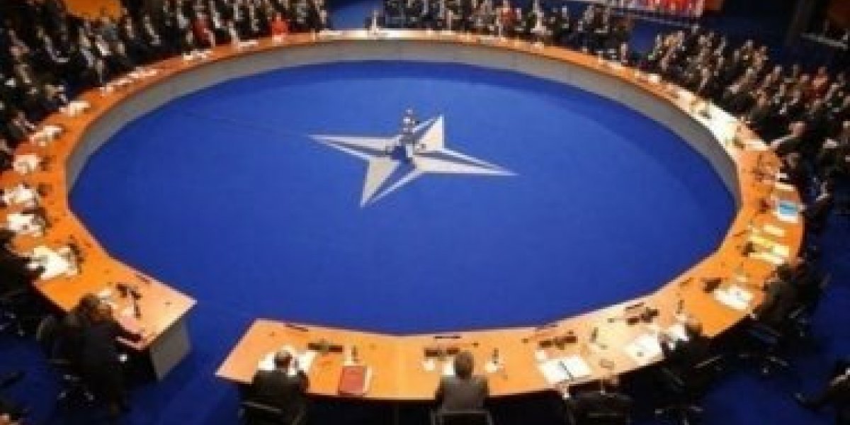 НАТО тренируется применять ядерное оружие против России – сообщил Ермаков