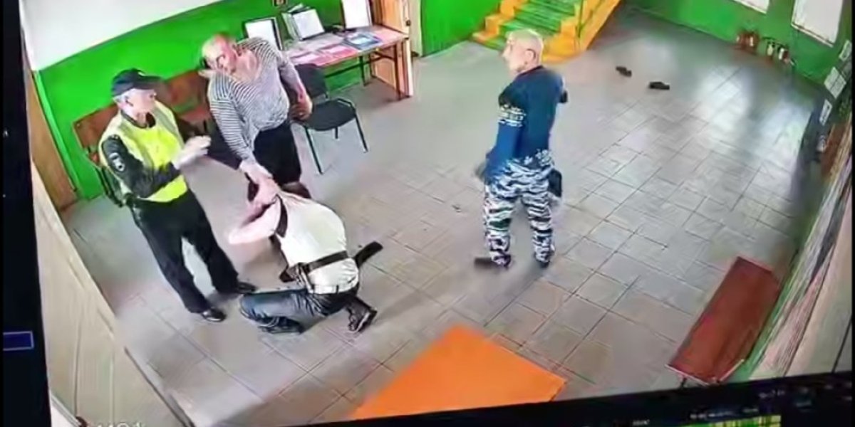 Почему молчит Колокольцев? Полицейского просто предали. Представить такое в США невозможно Почему молчит Колокольцев? Полицейского просто предали. Представить такое в США невозможно