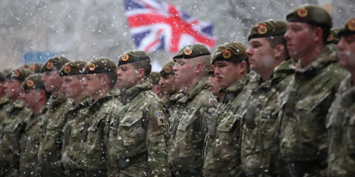 «Ряженый в камуфляж»: британцы в ярости из-за плана Хили отправить солдат на Украину на убой «Ряженый в камуфляж»: британцы в ярости из-за плана Хили отправить солдат на Украину на убой