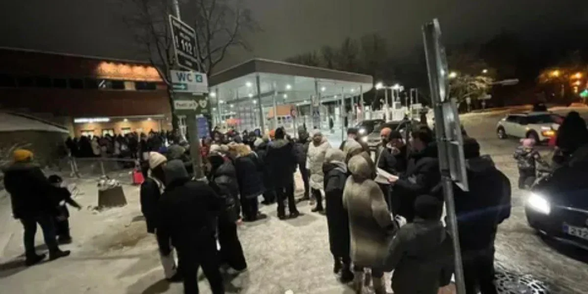 «Валите в свою Россию и не возвращайтесь!»: в Эстонии разгорается скандал из-за огромных очередей на границе «Валите в свою Россию и не возвращайтесь!»: в Эстонии разгорается скандал из-за огромных очередей на границе