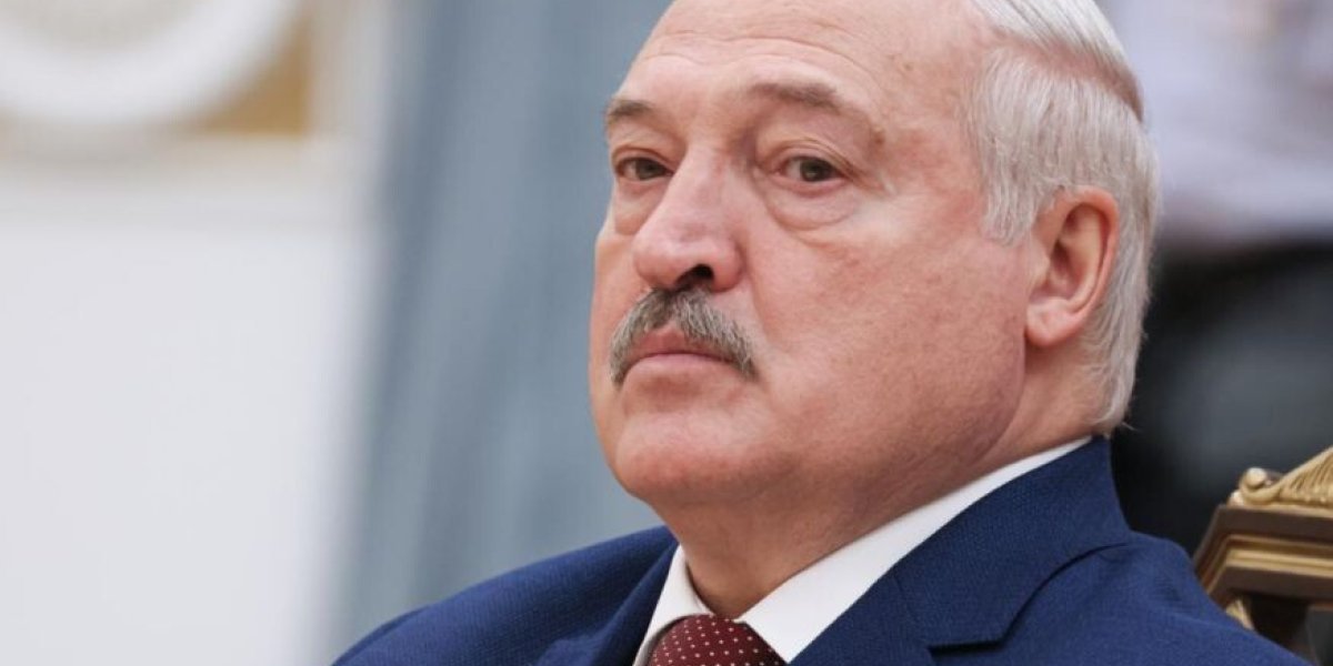 Лукашенко отказал Трампу: «Батька» останется дома. Он так о чём-то намекает Западу? Лукашенко отказал Трампу: «Батька» останется дома. Он так о чём-то намекает Западу?