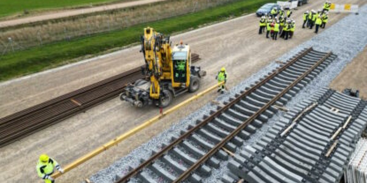 В Прибалтике ищут виновных за строительство «дороги в никуда» В Прибалтике ищут виновных за строительство «дороги в никуда»
